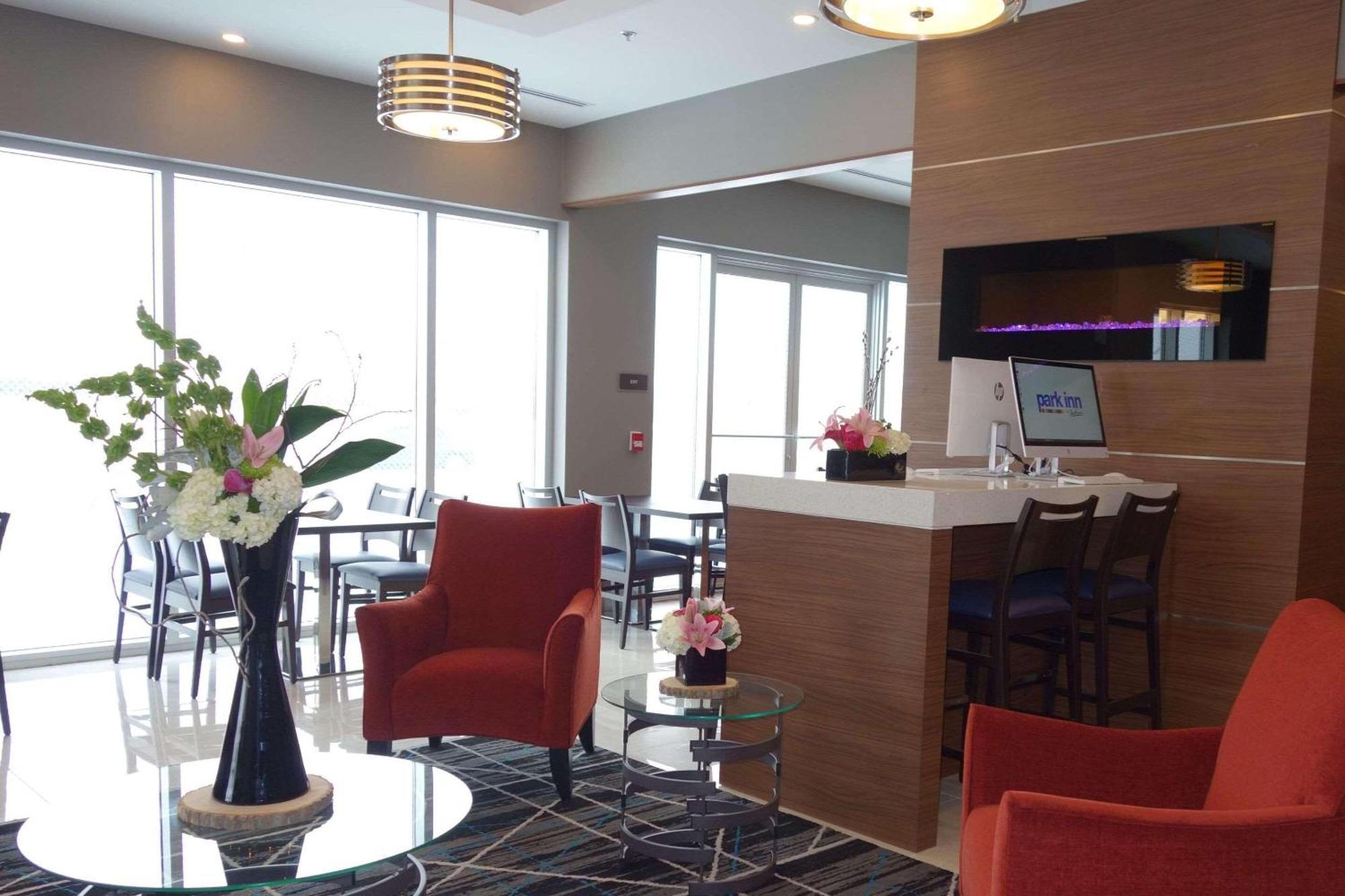 Park Inn By Radisson Brampton, On Εξωτερικό φωτογραφία